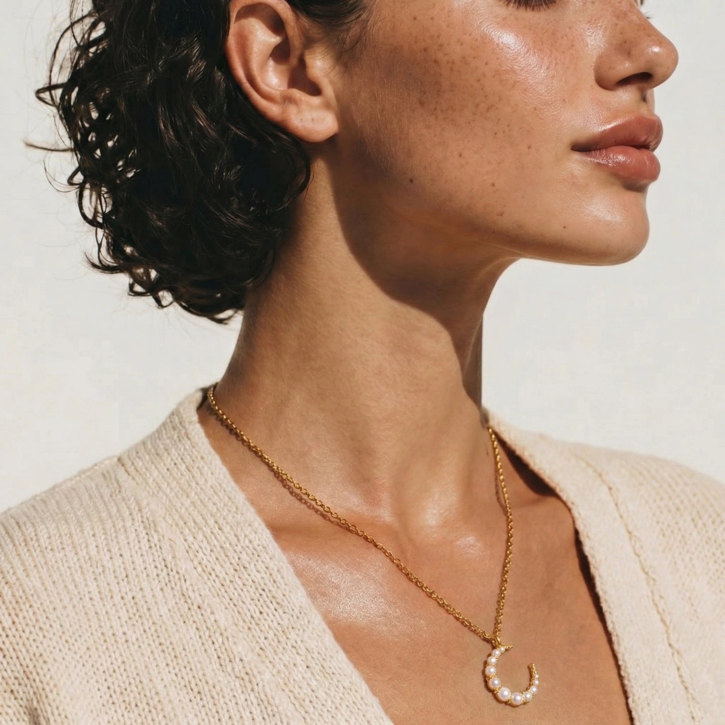 Luna Pearl Crescent Necklace | Inseparable Jewelry